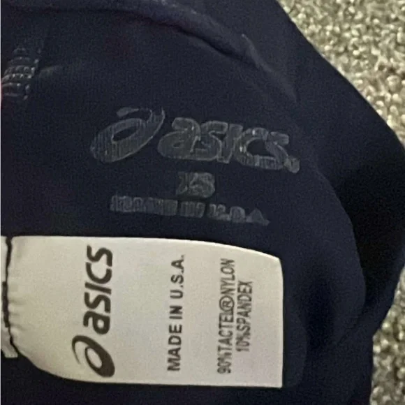 Xsmall ASICS shorts - Picture 3 of 3